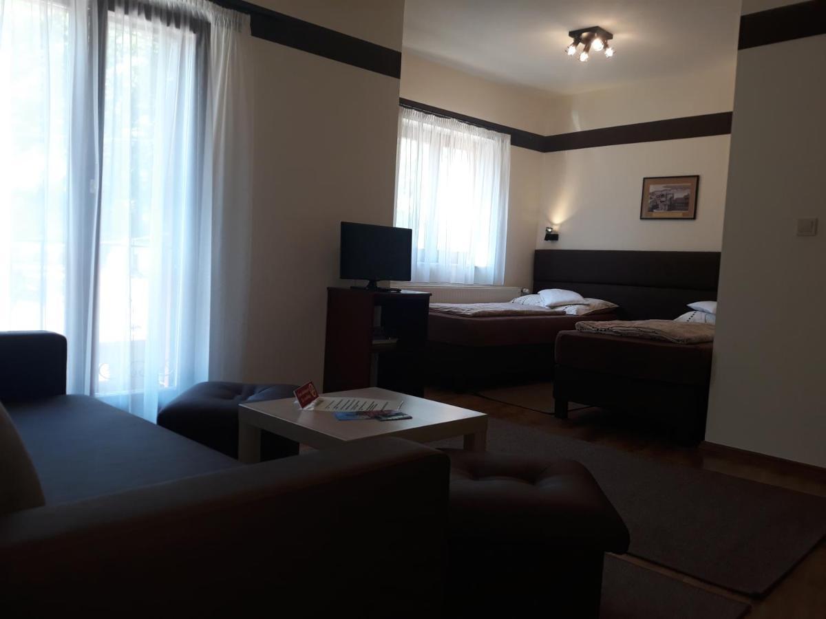Decsi Vendégház Esztergom Esterno foto